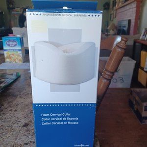 Foam Cervical Collar White Microban Cervical Low Contour Reg. 3 1/4" Universal
